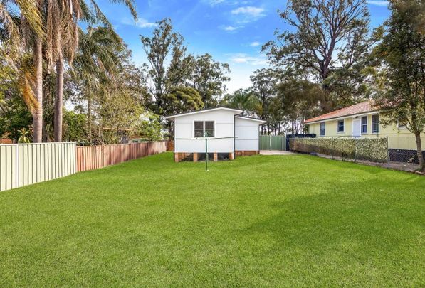 SPACIOUS THREE BEDROOM HOME!! - Photo 1