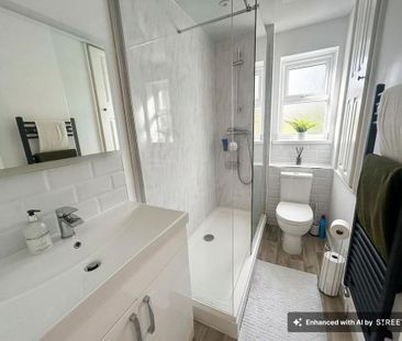 2 bedroom semi-detached house to rent - Photo 3