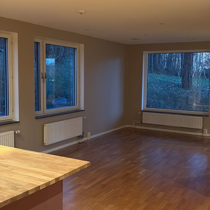 Tussmötevägen, Älvsjö - Foto 1