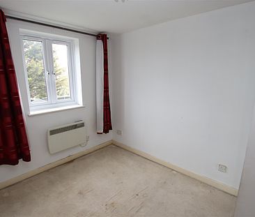 3 bedroom Terraced House to let - Photo 5