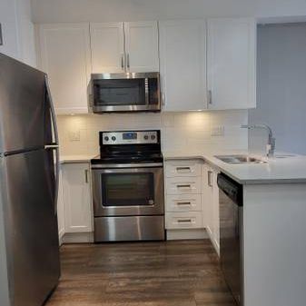 Comfortable Modern Living at Central Park Village North - Photo 4