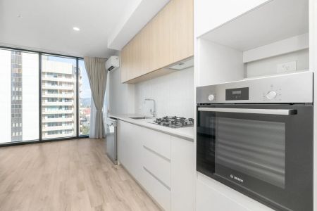 Brand New Studio Apartment in Victoria Tower - Photo 5