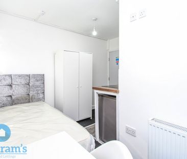 1 bed Studio for Rent - Photo 2