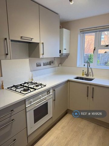 2 bedroom terraced house to rent - Photo 4