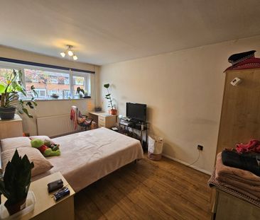 4 Bed Student Accommodation - Photo 1