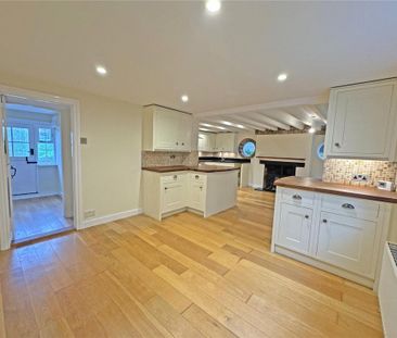4 bedroom detached house to rent - Photo 6