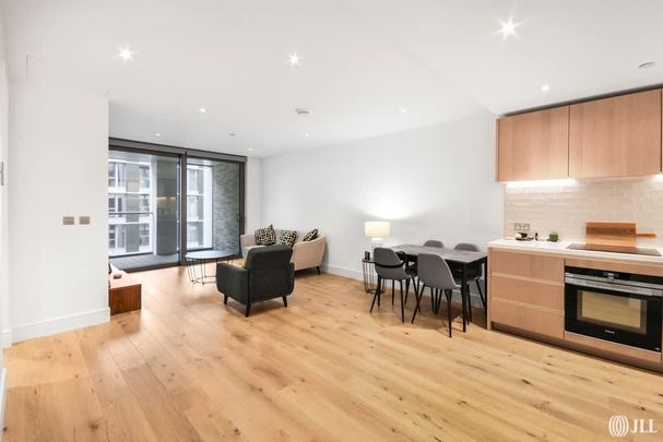 Prince of Wales Drive London SW11 - Photo 1