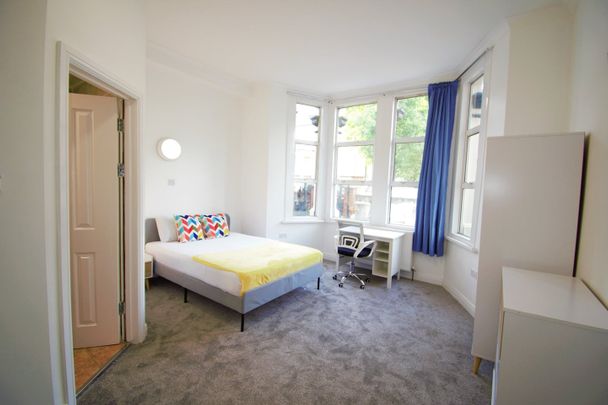 Room in a Shared House, Devonport Road, W12 - Photo 1