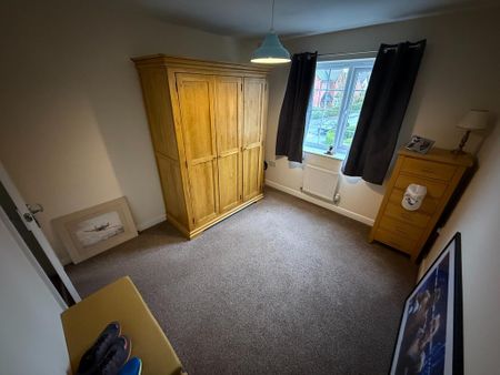 4 bedroom detached house to rent - Photo 3