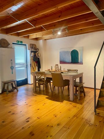 East Perth - Photo 4