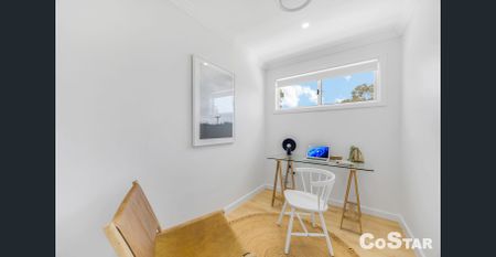 3 bedroom 2 bathroom Plus 1 study room & huge living area with 1 car garage as New Family Town House Ready to Move in - Photo 2