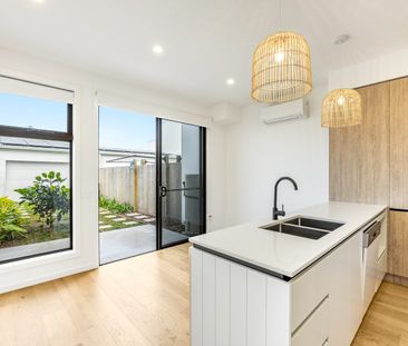 Modern Townhouse in Aureus Estate - Walk to Sharpes Beach - Photo 5