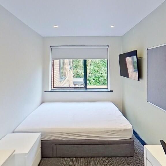 1 bedroom in a flat share to rent - Photo 1