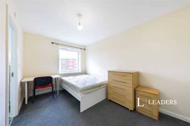 1 bedroom house to rent Aviation Avenue, Hatfield, Hertfordshire, AL10 - Photo 1