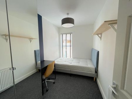 5 bedroom terraced house to rent - Photo 4