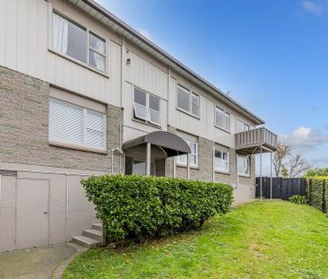 Charming 3BR Unit in Remuera! - Photo 6