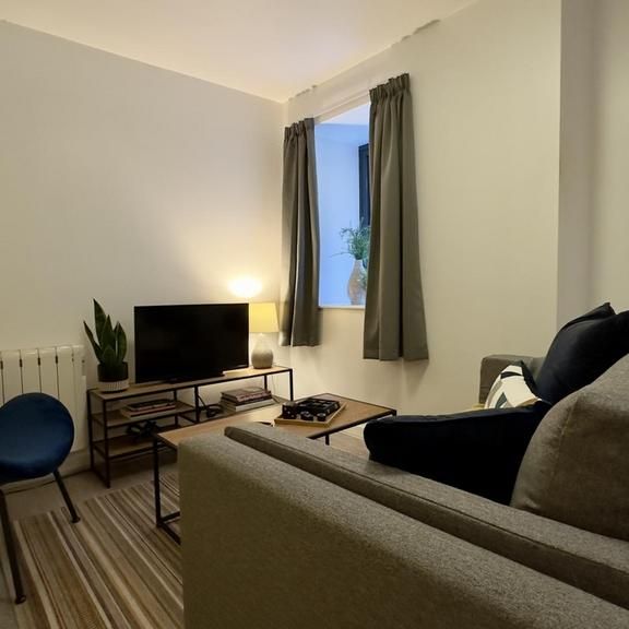 1 bedroom in a house share to rent - Photo 1