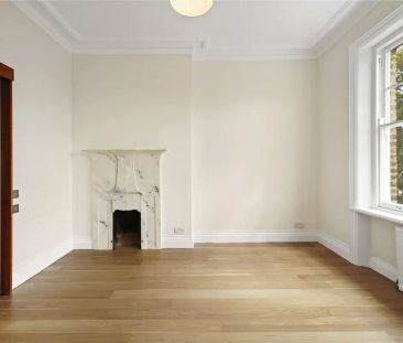 3 bedroom flat in Hampstead - Photo 4