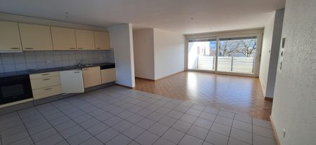 Appartement de 2,5 pièces au rez-de-chaussée - Photo 2