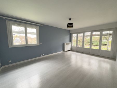 Location Appartement 4 pièces 79m² VILLEBON SUR YVETTE 91140 - Photo 2