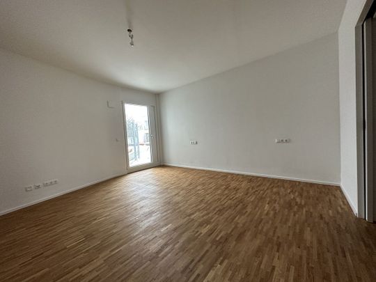 Großzügige 2-Zimmer-Wohnung mit Blick ins Grüne - Foto 1