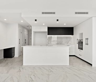 Stylish 2-Bedroom Apartment in the Heart of Chermside - Photo 3