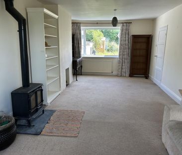 3 bedroom semi-detached house to rent - Photo 3