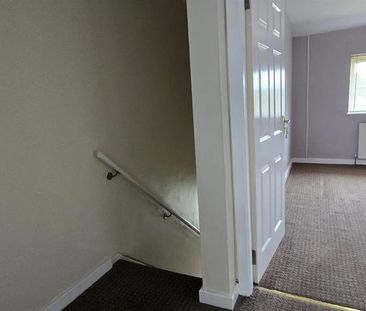 2 bedroom terraced house to rent - Photo 4