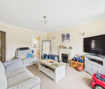 2 bedroom detached bungalow to rent - Photo 2