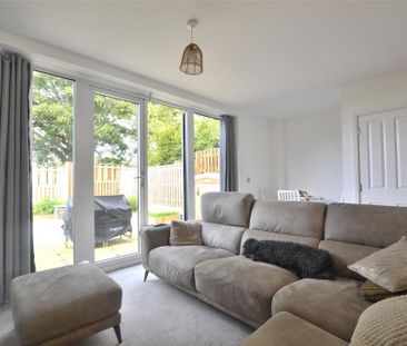 2 bedroom end of terrace house to rent - Photo 2