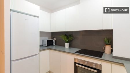 Piso de alquiler en El Raval - Photo 4