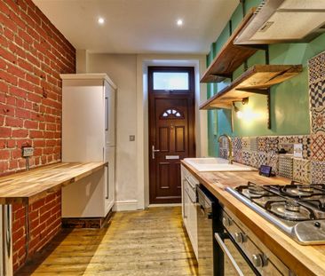 3 bedroom terraced house to rent - Photo 2