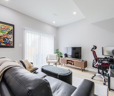 For Lease - 52 Sentinel Lane, Hamilton, Ontario - Photo 1