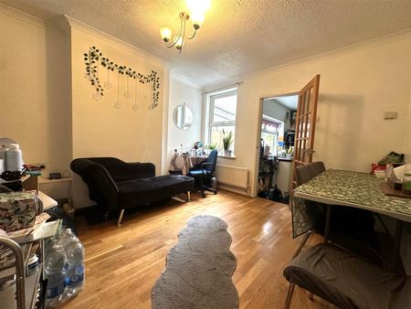 Bradshaw Road, Watford - Photo 4