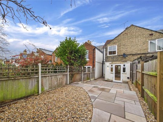 2 bedroom terraced house to rent - Photo 1