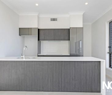 Four Bedroom Double Storey Family Home In Quiet Street - Photo 5