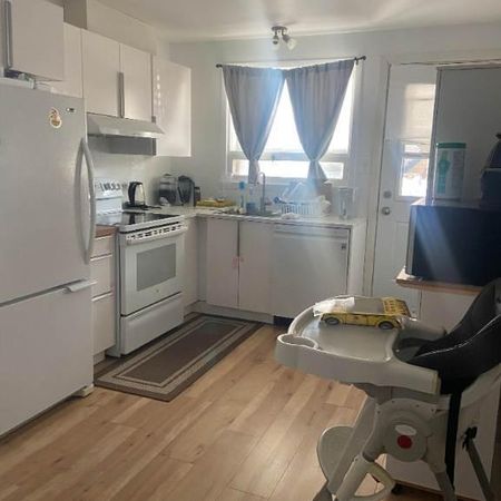 4 1/2 Quartier Limoilou- disponible immédiatement - Photo 3