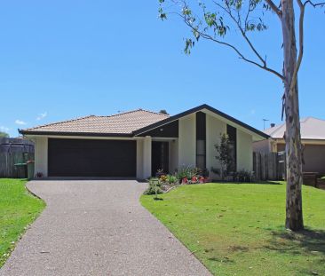 Three Living Areas - Photo 5