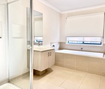 Modern Family Home in Manor Lakes! - Photo 2