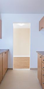 Jardin du carrefour | Appartement moderne 2 1/2 à louer | 1 room for rent | Laval - Photo 4