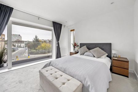 2 bedroom flat to rent - Photo 2