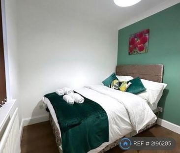 4 bedroom terraced house to rent - Photo 3