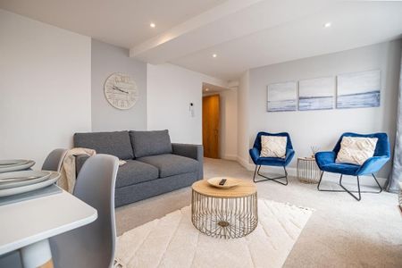 2 bedroom flat to rent - Photo 2