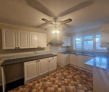 3 bedroom house to rent - Photo 3