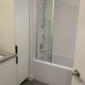Grand 4 1/2 Centre Ville Sherbrooke. - Photo 3