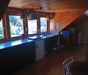 Rum med snedtak på Norra Fäladen för kvinnlig student - Photo 4