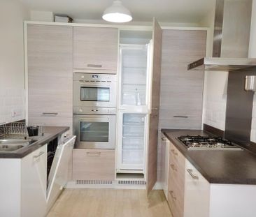 3 bedroom end of terrace house to rent - Photo 3