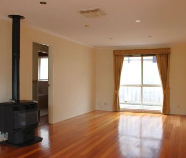 “Stylish Living in the heart of Craigieburn!” - Photo 3