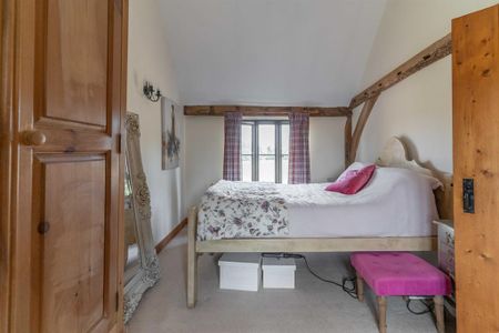 2 bedroom semi-detached house to rent - Photo 2