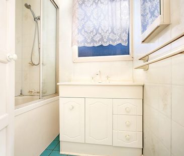 Thoughtfully updated - Photo 5